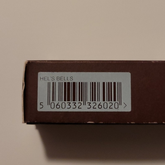 Charlotte Tilbury Hot Lips Hells Bells Lipstick - Picture 8 of 10